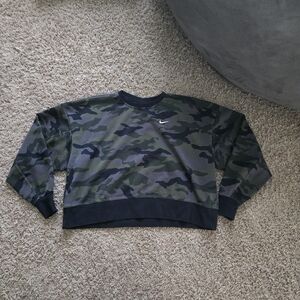 Nike Camouflage Sweater - Green and Black